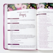 Imagen de RVR60, Biblia de estudio para la mujer, Leathersoft, Orquídea, Interior a color, Comfort Print: Verdad, esperanza y transformación para el corazón